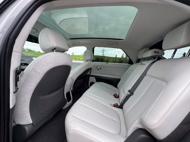 Used 2022 Hyundai Ioniq 5 Limited AWD/4WD image 16