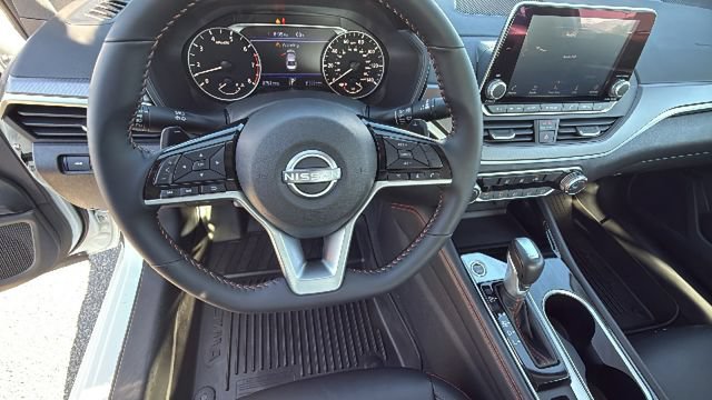 Used 2025 Nissan Altima 2.5 SR AWD/4WD image 16