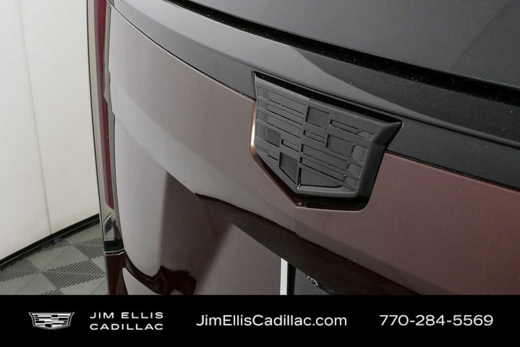 Used 2023 Cadillac Escalade Sport Platinum w/ LPO, ONYX Package image 39