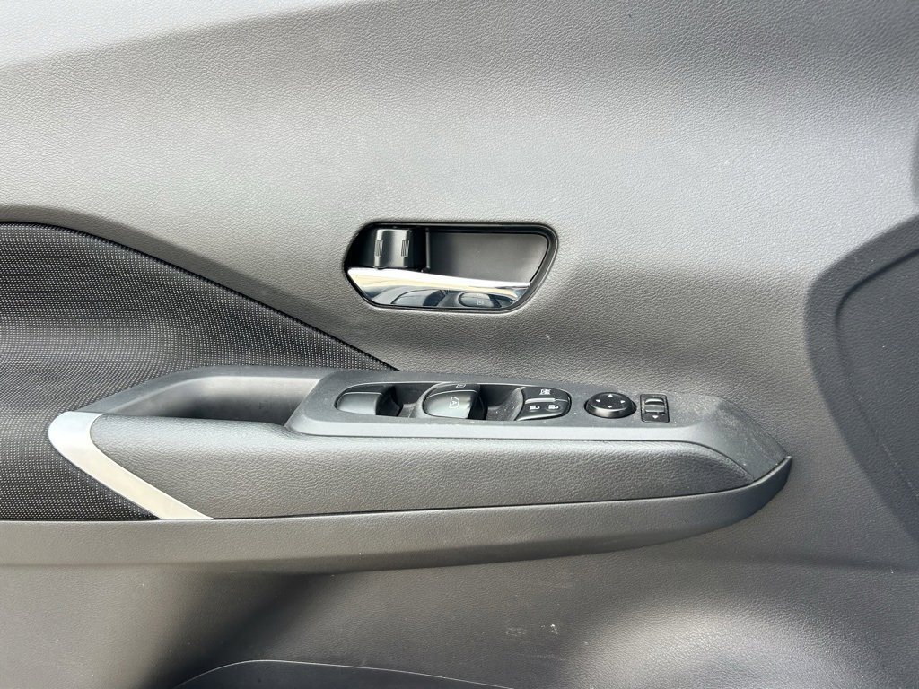 Certified 2024 Nissan Kicks SV image 9