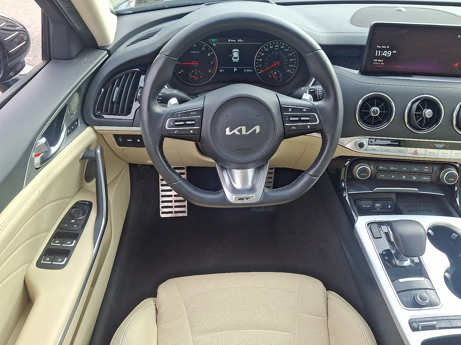 Used 2023 Kia Stinger GT2 image 11