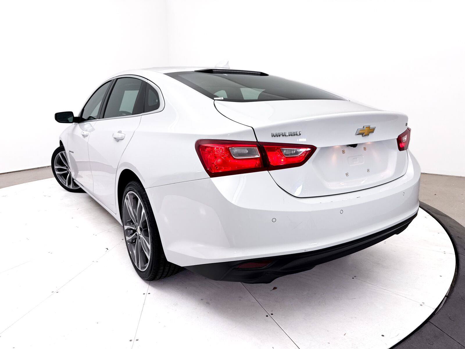Used 2023 Chevrolet Malibu LT w/ Driver Confidence Package FWD image 7