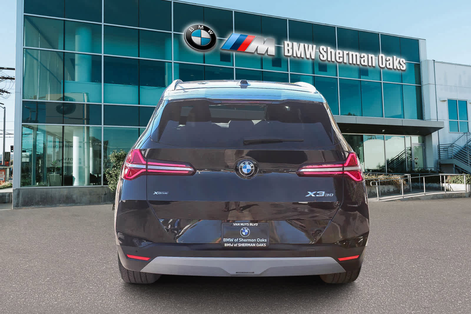 Used 2025 BMW X3 xDrive30i w/ Premium Package image 5