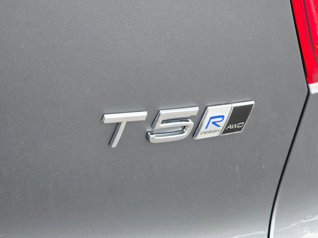 Used 2019 Volvo XC40 T5 R-Design AWD/4WD image 34