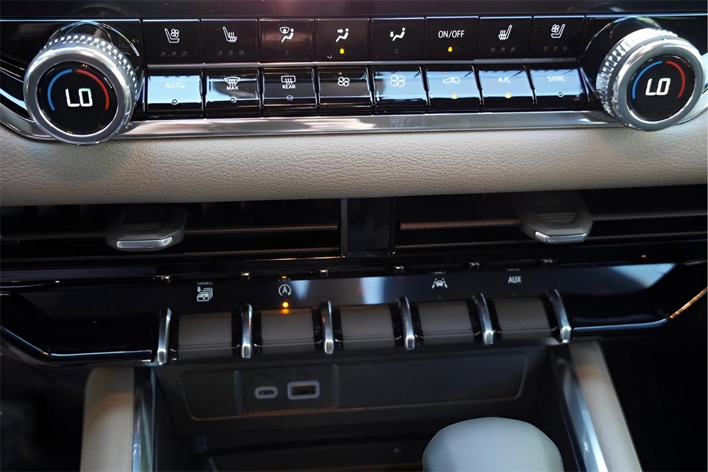 New 2026 GMC Canyon Denali image 15