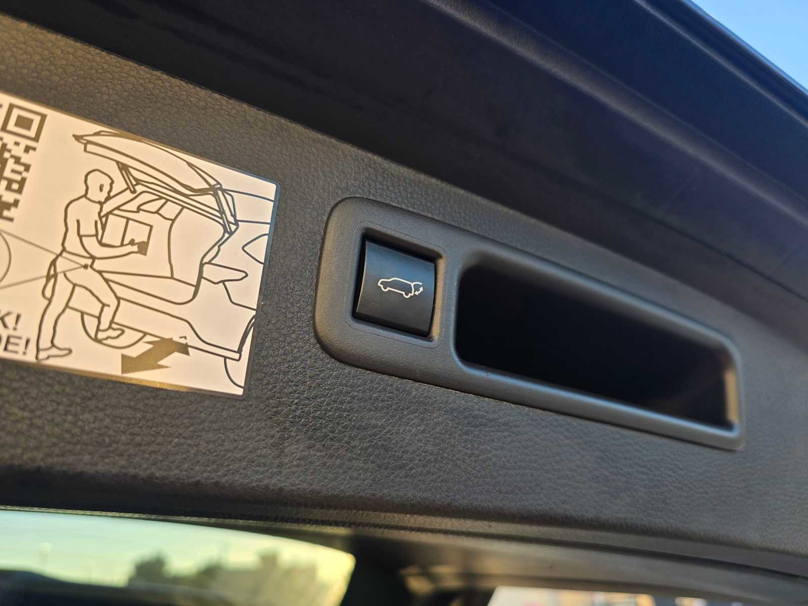 Used 2023 Toyota Highlander Platinum image 19