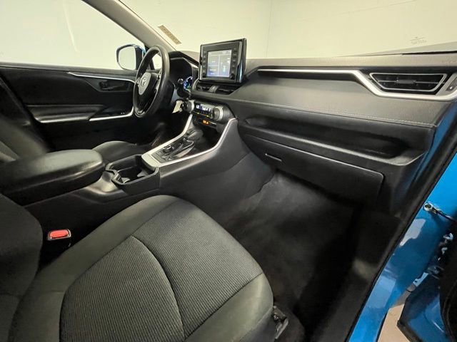 Used 2019 Toyota RAV4 LE w/ Carpet Mat Package AWD/4WD image 10