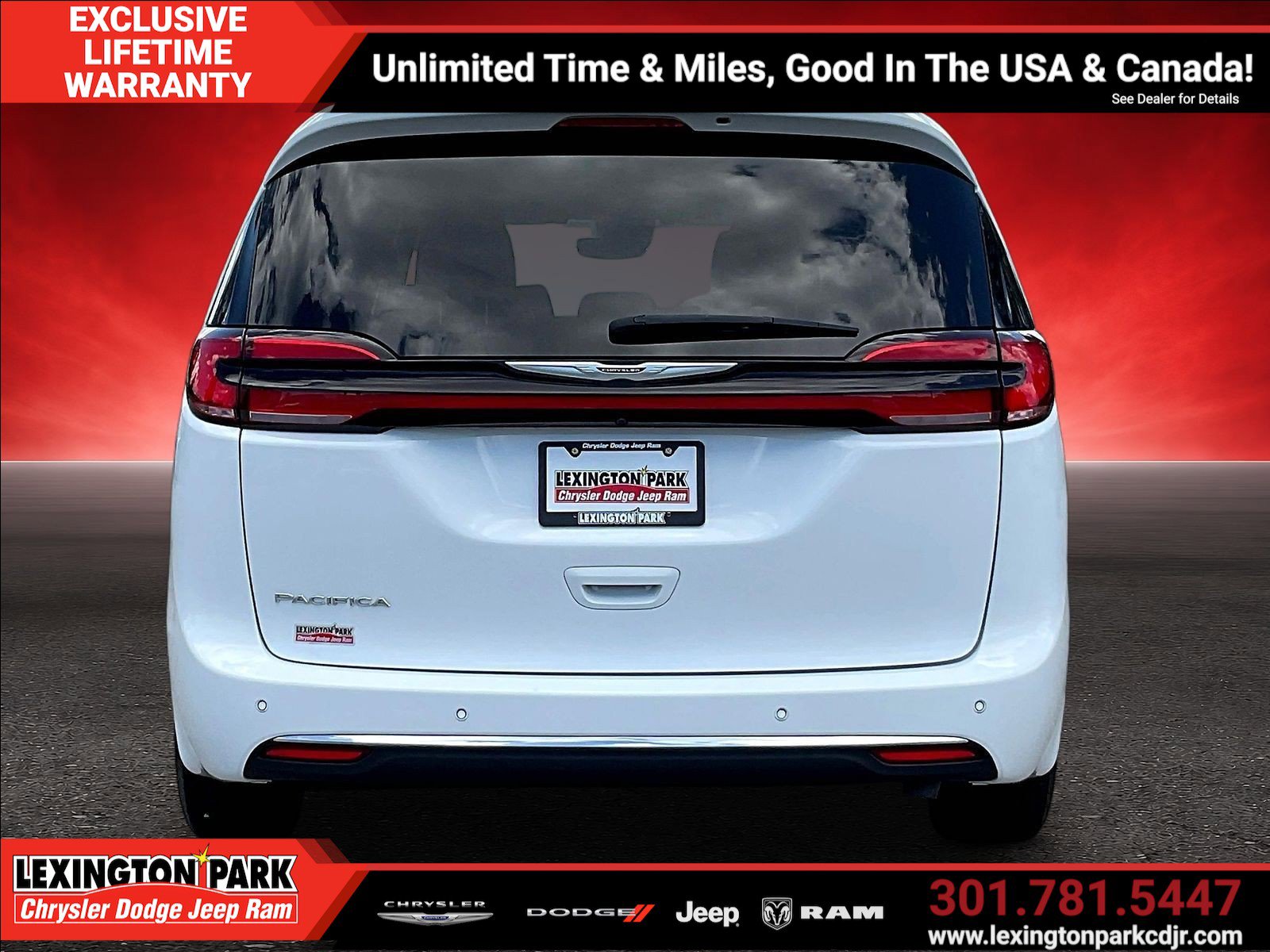 Used 2024 Chrysler Pacifica Touring-L FWD image 6