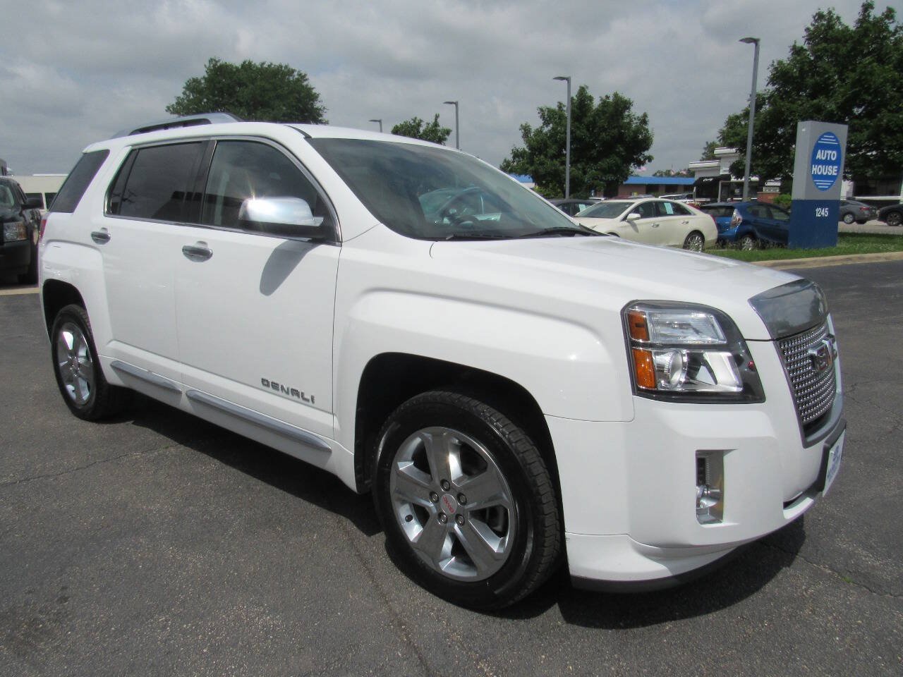 Used 2015 GMC Terrain Denali FWD image 16