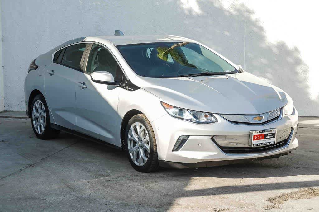 Used 2017 Chevrolet Volt Premier w/ Driver Confidence II Package FWD image 3