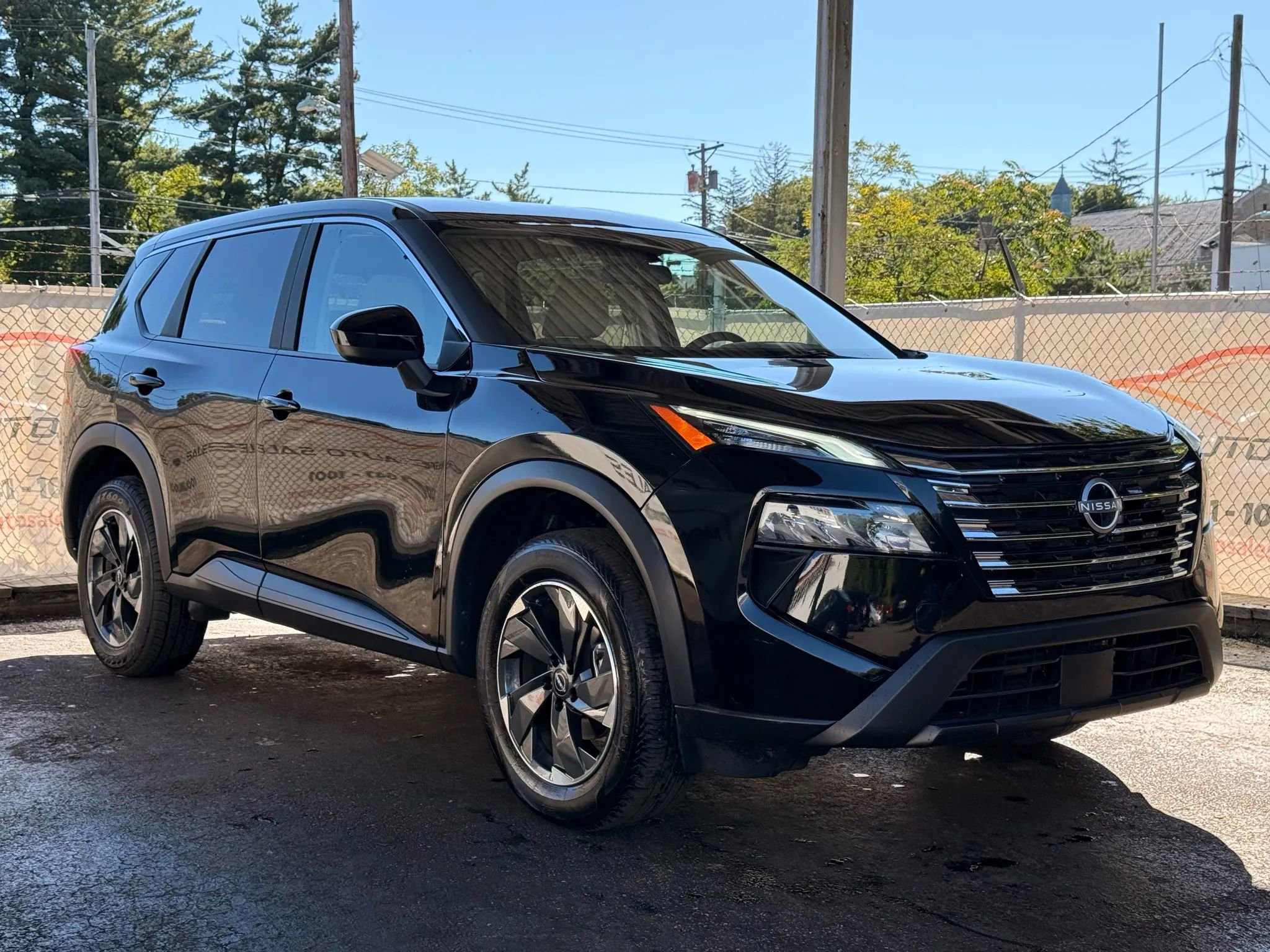 Used 2025 Nissan Rogue SV image 55