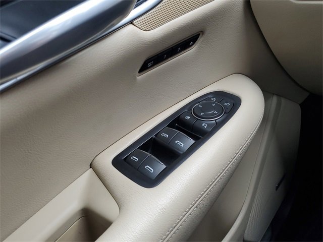 Used 2017 Cadillac XT5 Luxury w/ Driver Awareness Package image 22