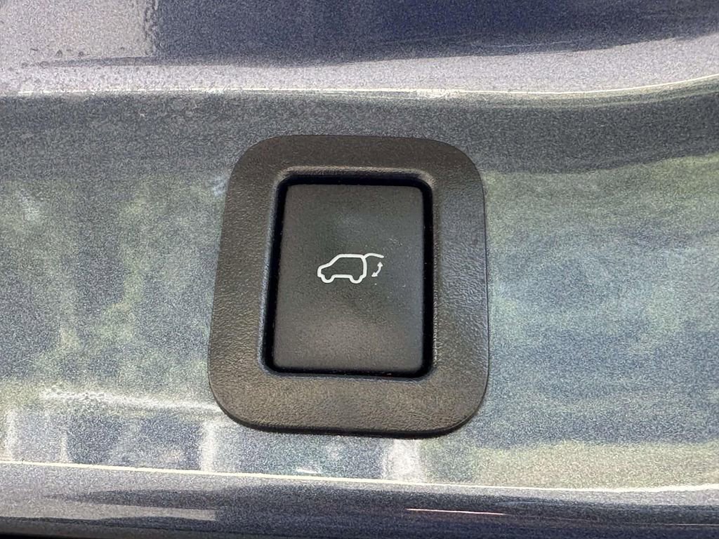 Used 2019 Toyota Highlander Limited AWD/4WD image 9