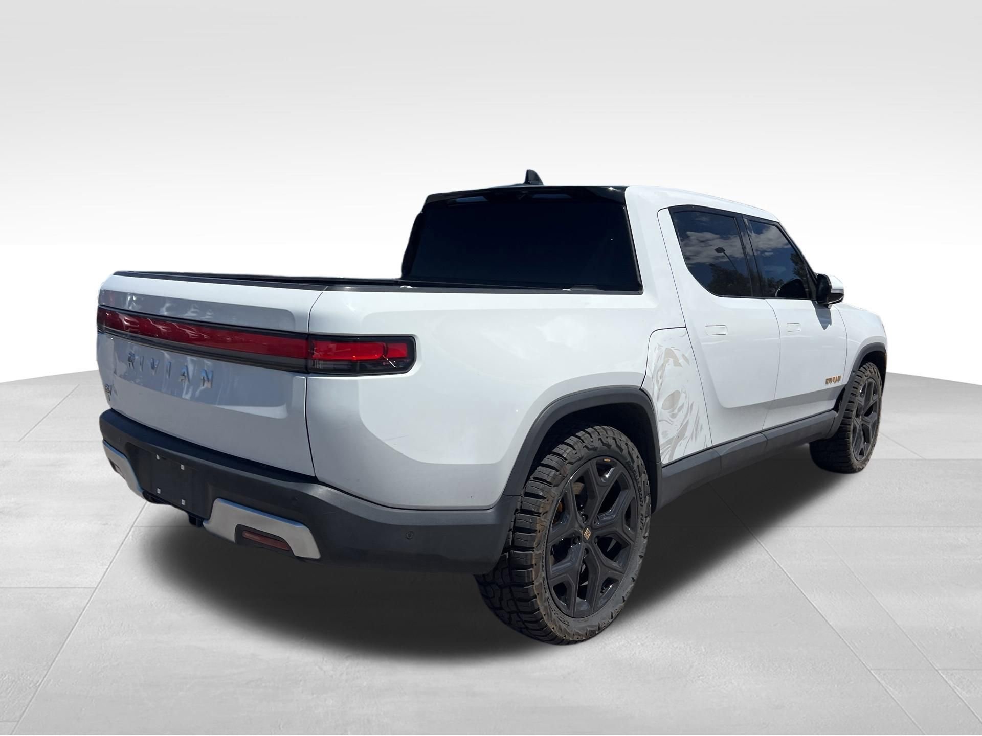 Used 2023 Rivian R1T Adventure AWD/4WD image 5