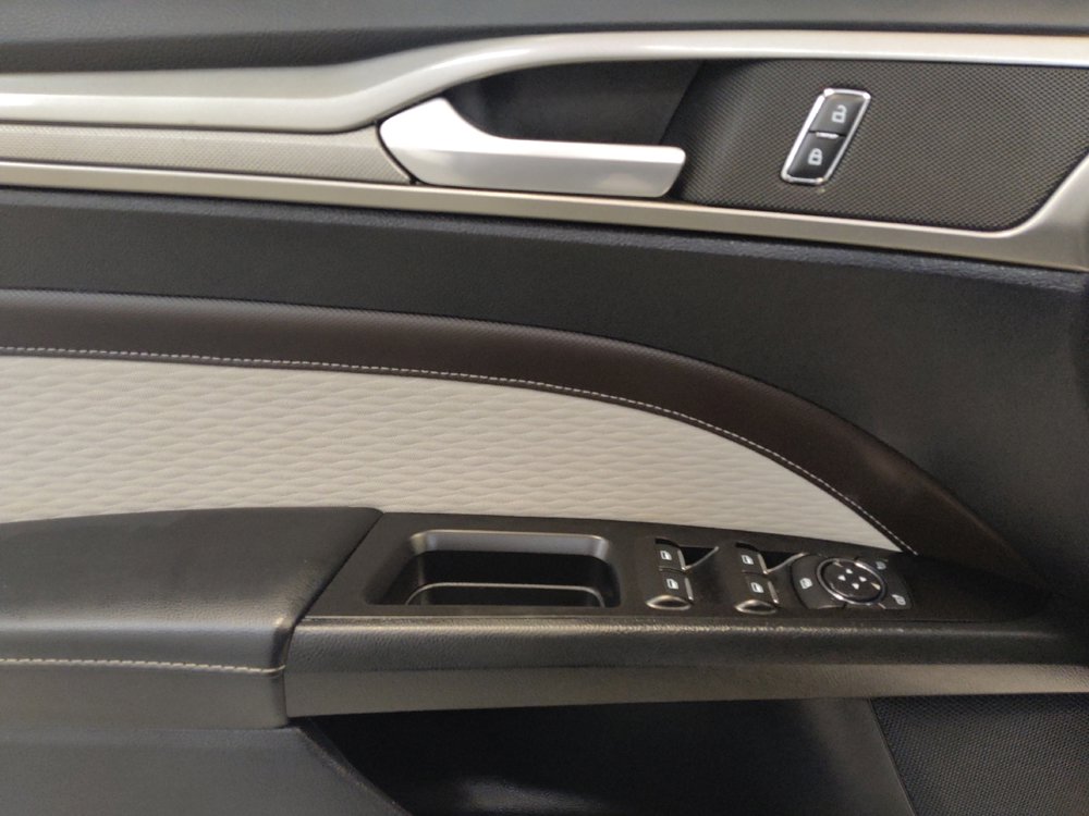 Used 2020 Ford Fusion SE w/ Equipment Group 151A image 27