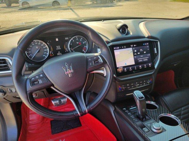 Used 2021 Maserati Ghibli Trofeo image 13