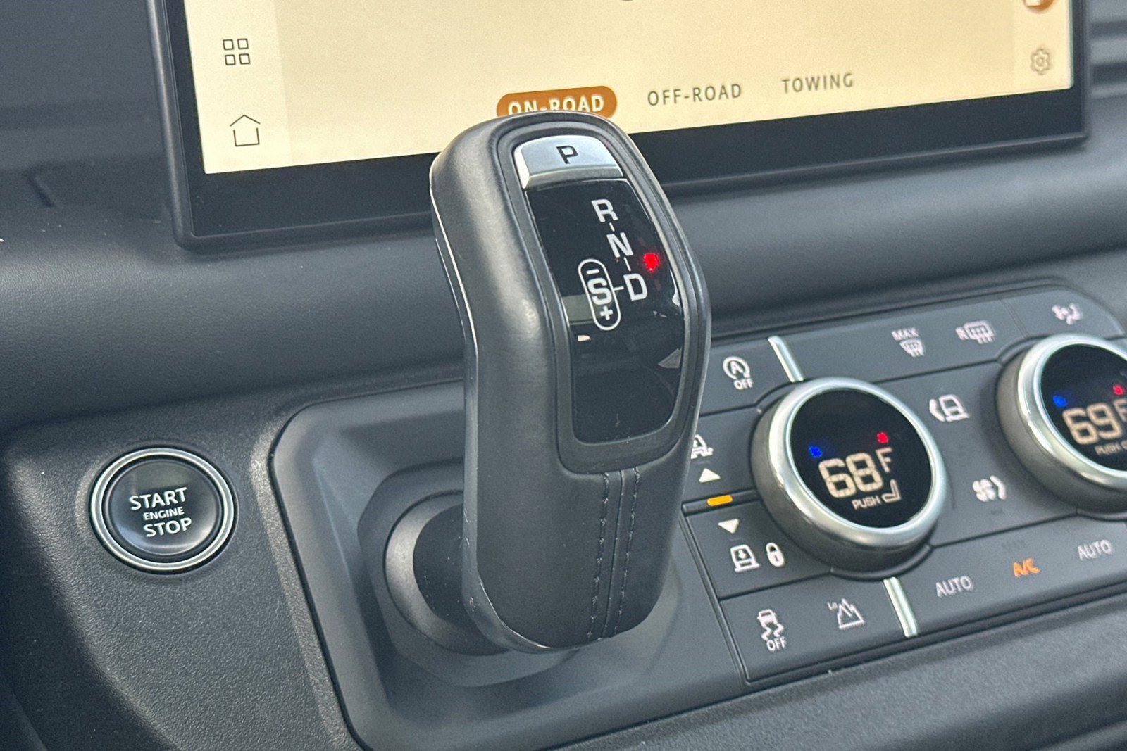 Used 2024 Land Rover Defender 110 X image 24