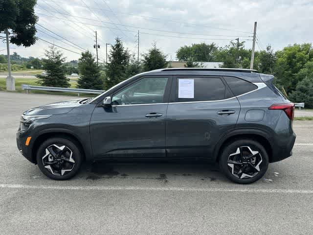 Used 2025 Kia Seltos EX AWD/4WD image 2
