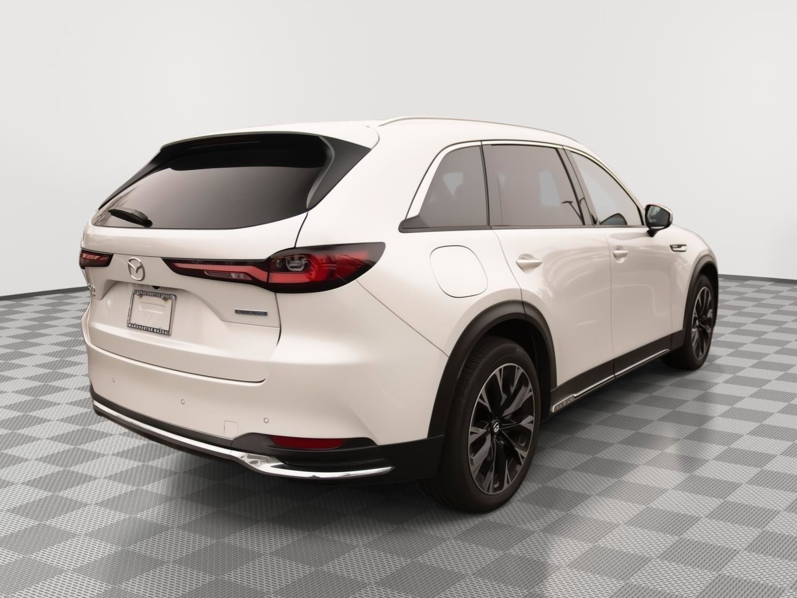Used 2024 MAZDA CX-90 Plug-In Hybrid w/ Premium Pkg image 22