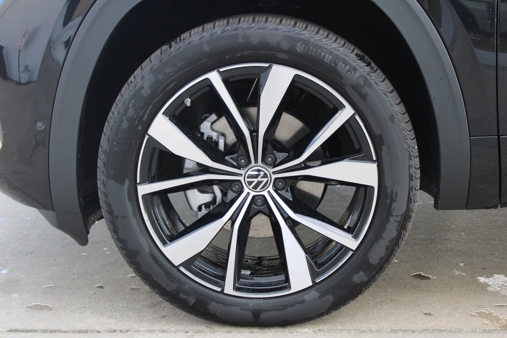 New 2026 Volkswagen Atlas Cross Sport SEL Premium R-Line image 24
