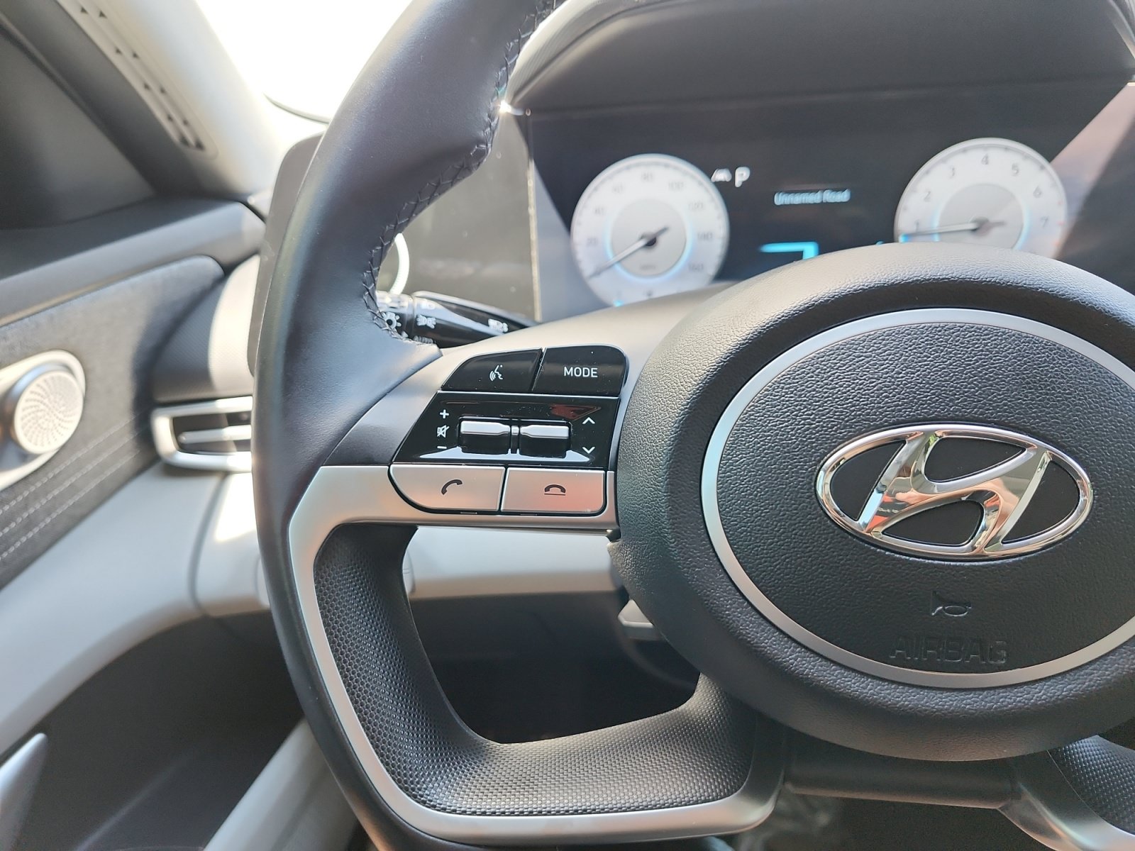 Used 2023 Hyundai Elantra Limited w/ Cargo Package FWD image 26