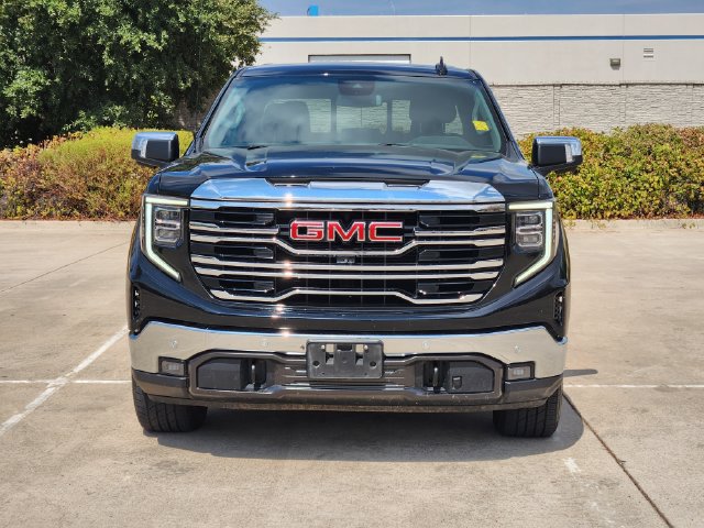 Used 2022 GMC Sierra 1500 SLT AWD/4WD image 3