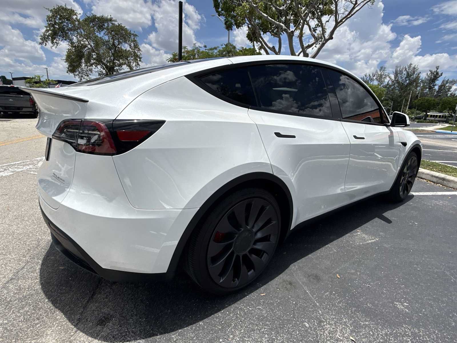 Used 2025 Tesla Model Y Performance AWD/4WD image 9