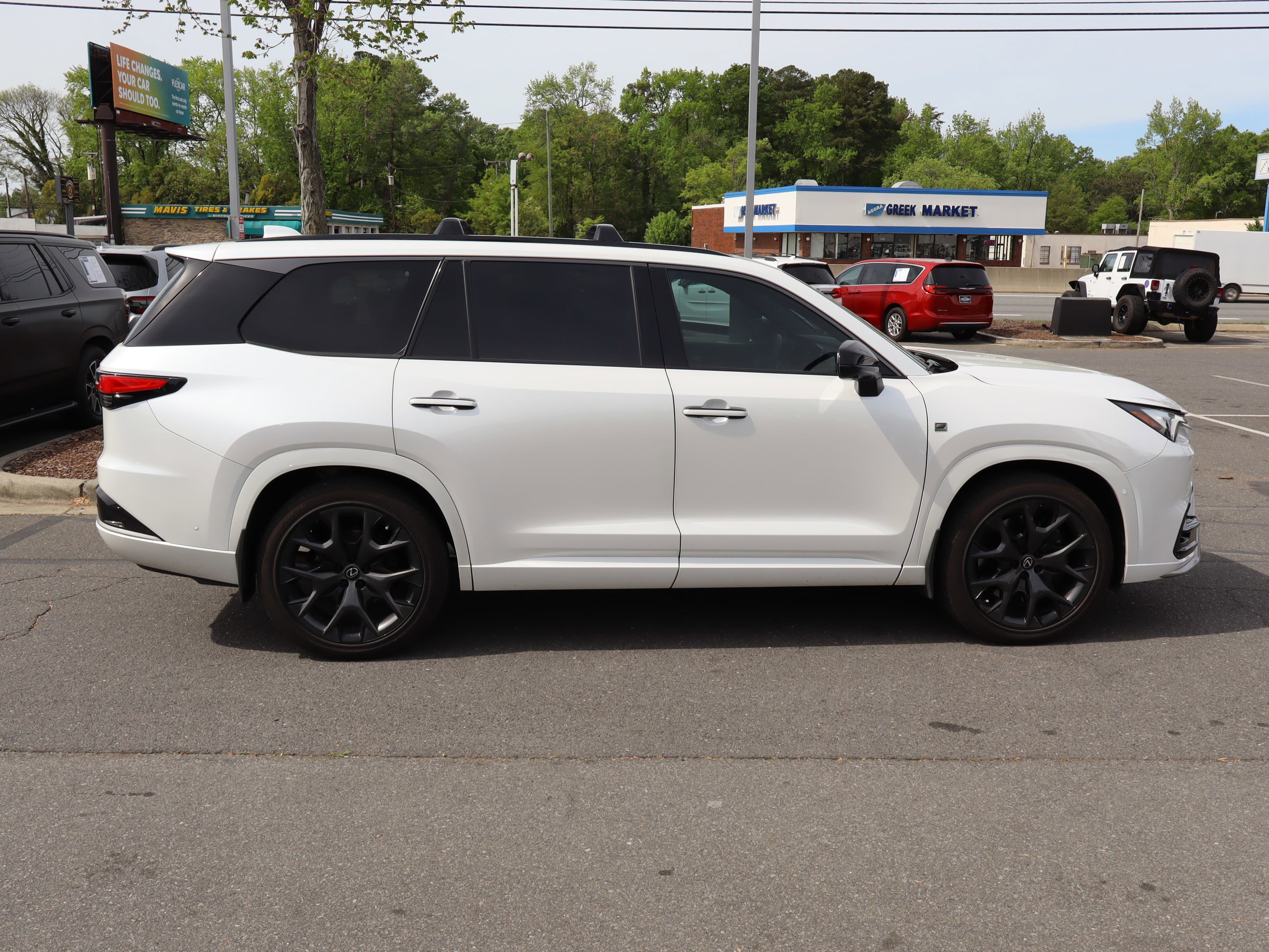 Used 2024 Lexus TX 500h AWD w/ Technology Package image 11