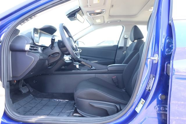 Used 2024 Hyundai Elantra SEL w/ Convenience Package image 13