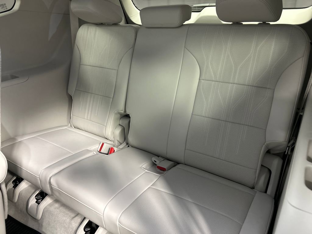 New 2026 Buick Enclave Avenir image 23