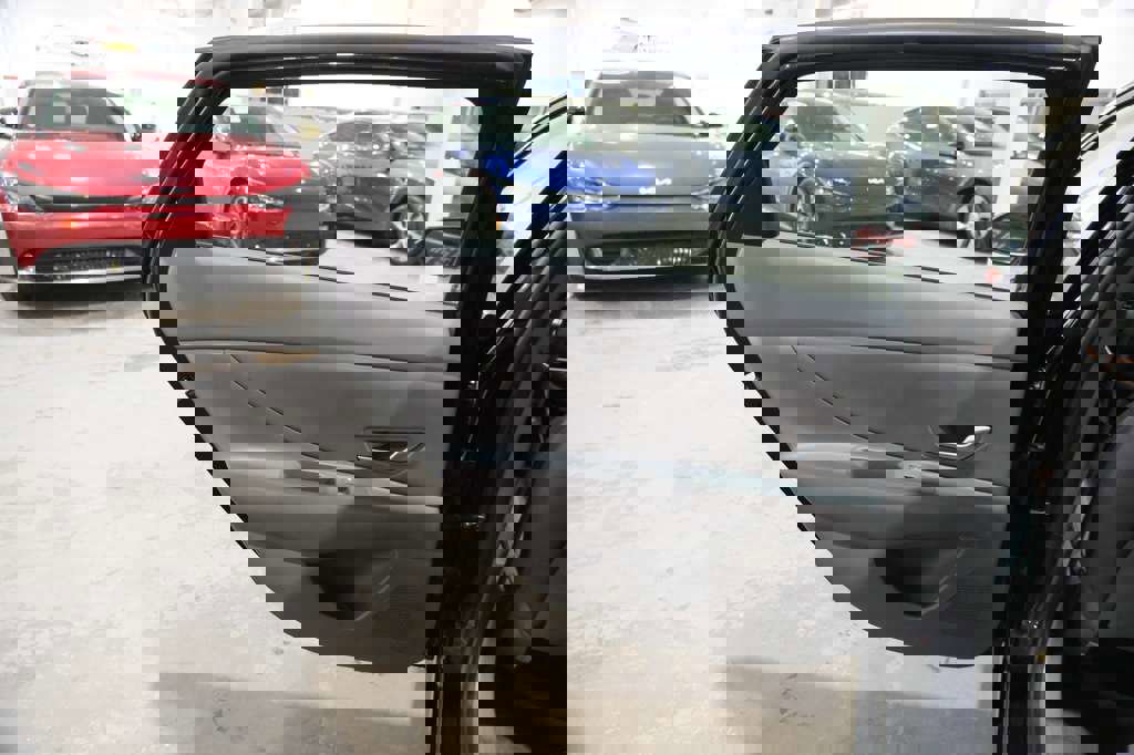 Used 2025 Hyundai Elantra SEL image 21