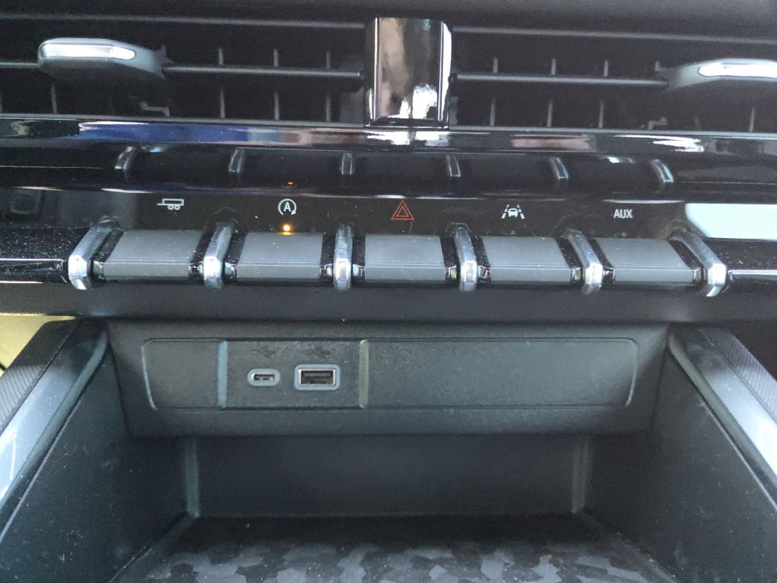 New 2026 GMC Canyon Elevation w/ Convenience Package image 10