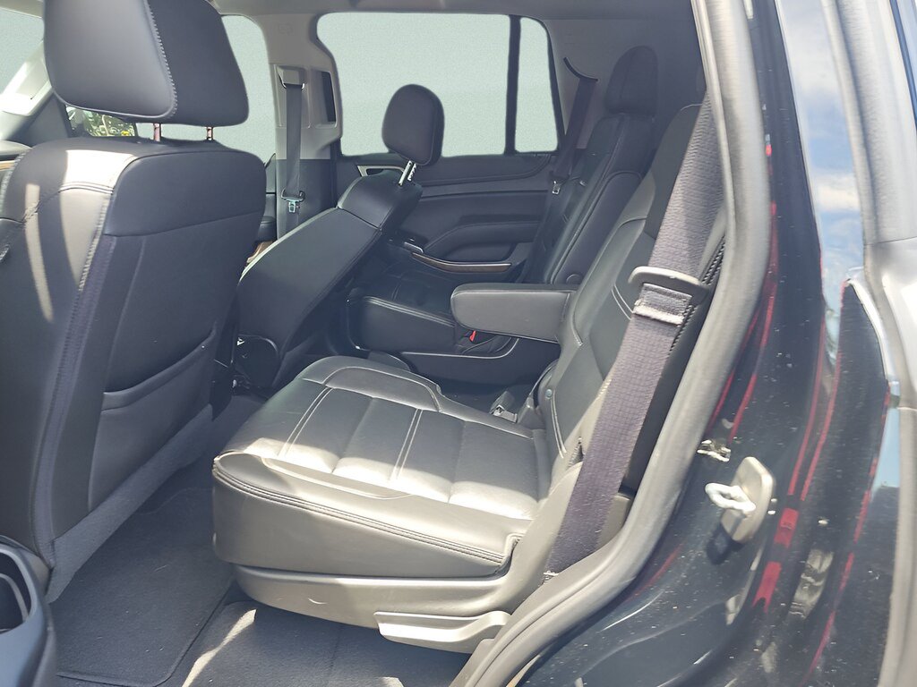 Used 2019 GMC Yukon Denali w/ Denali Ultimate Black Edition AWD/4WD image 8