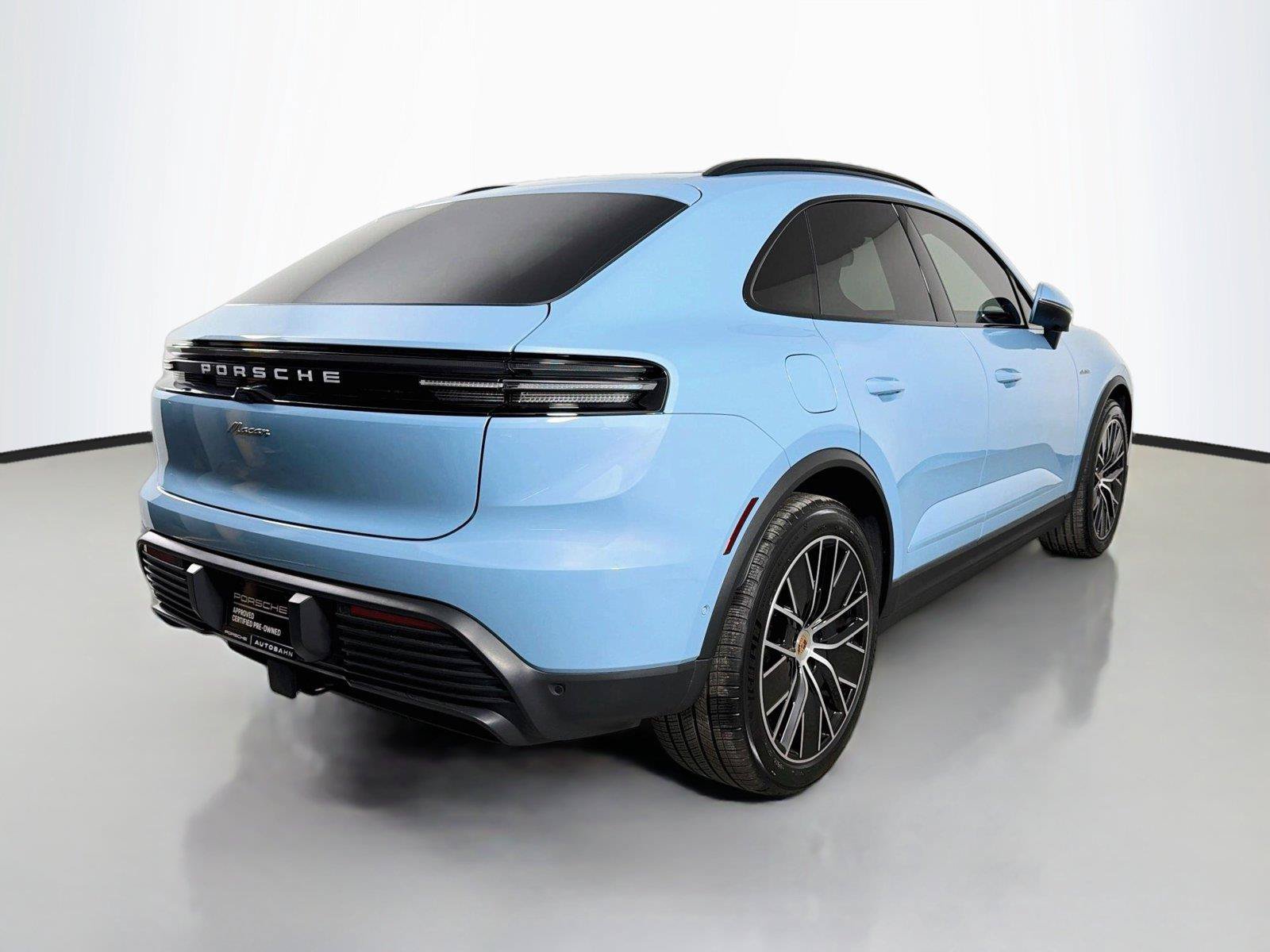 Certified 2026 Porsche Macan Electric RWD image 7