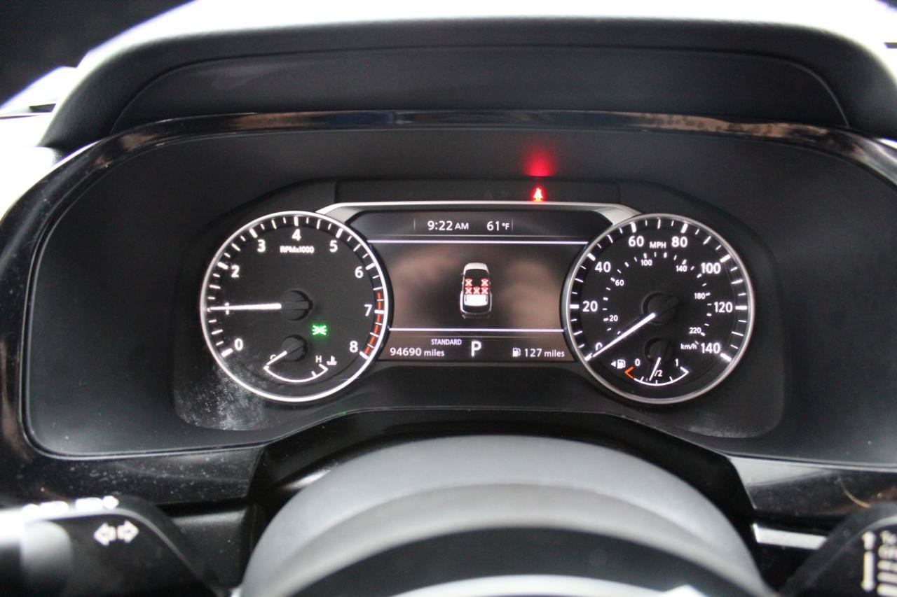 Used 2022 Nissan Pathfinder SV w/ SV Premium Package FWD image 16