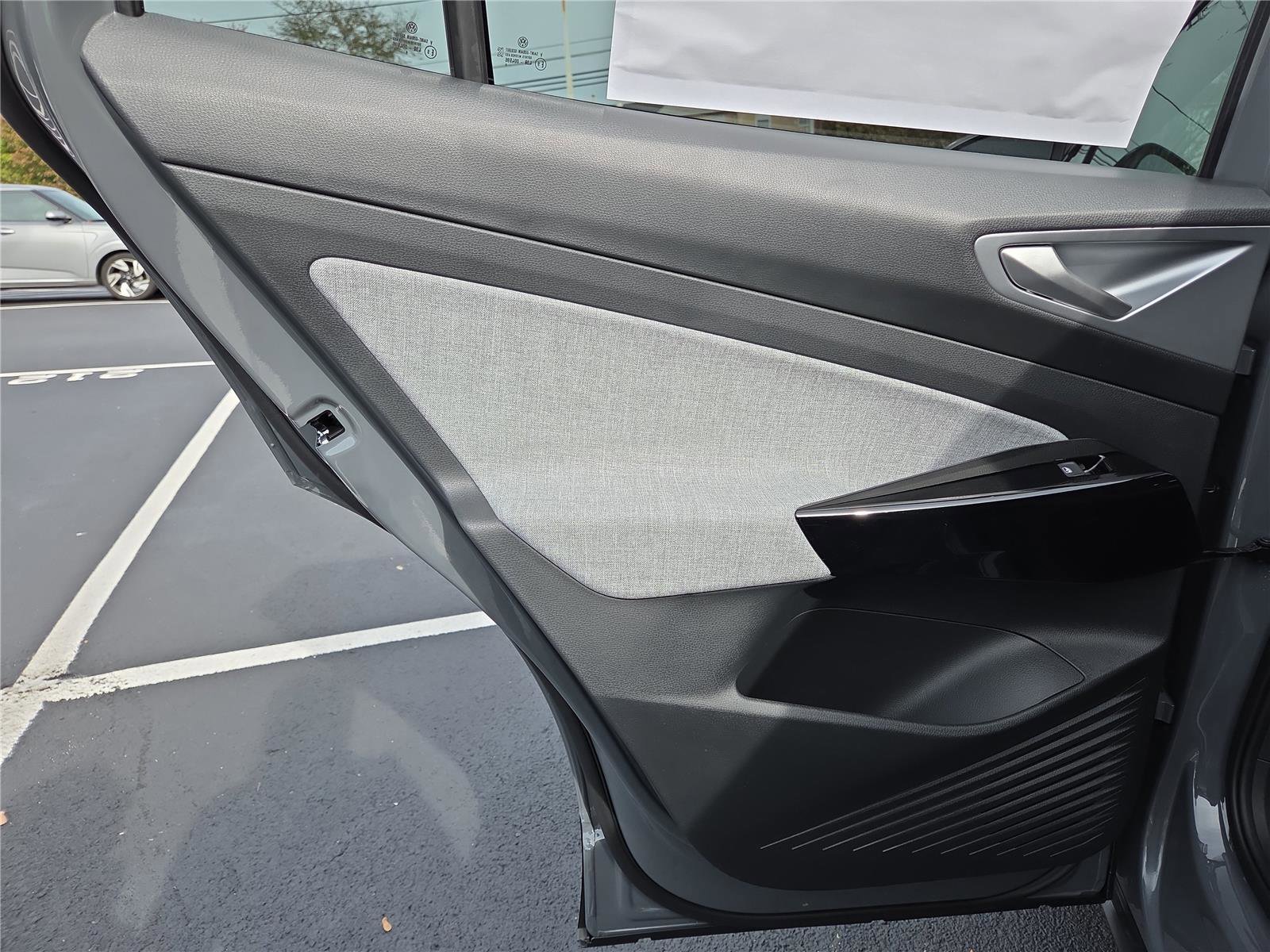 New 2025 Volkswagen ID.4 Pro image 24