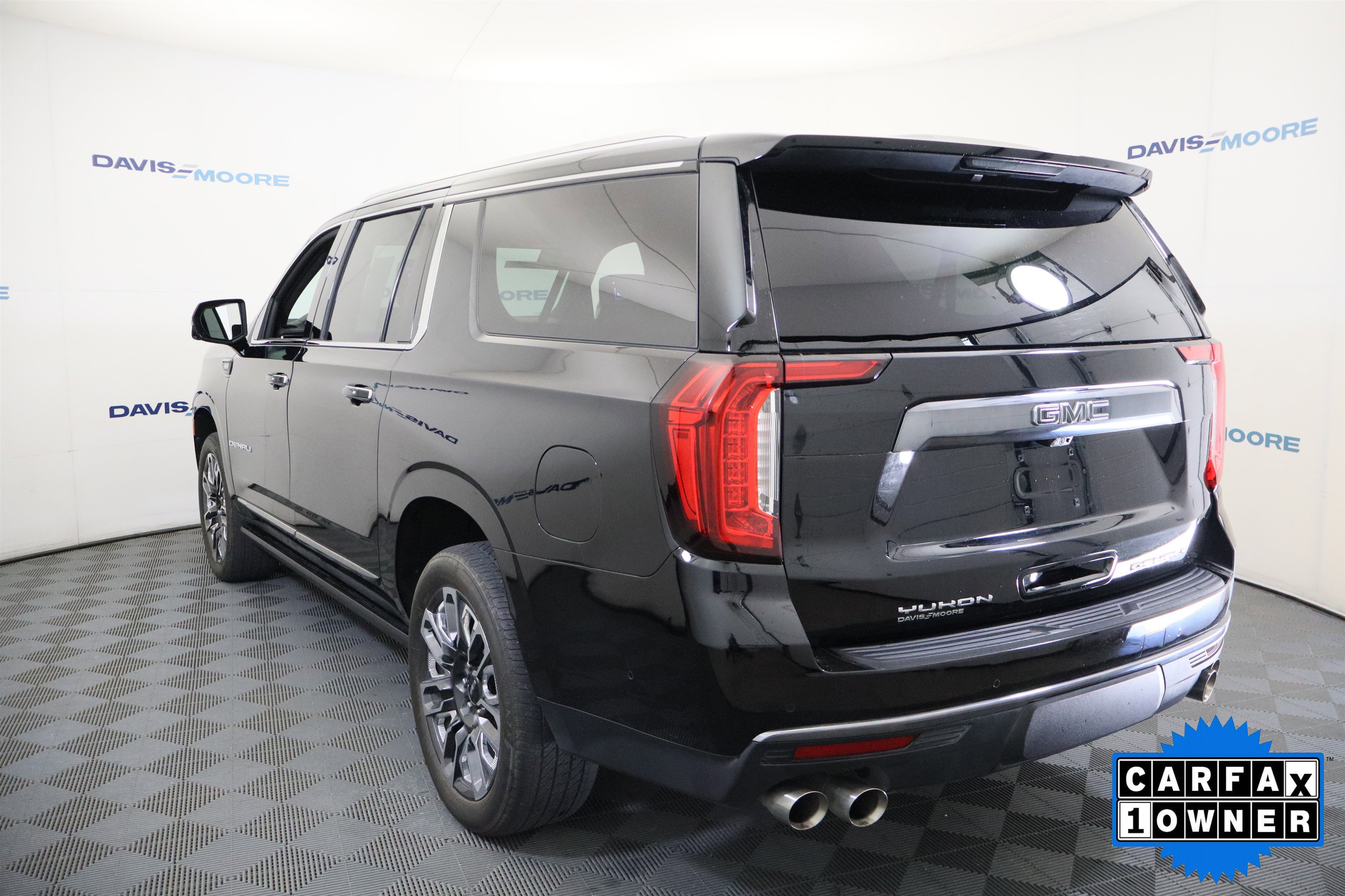Used 2023 GMC Yukon XL Denali Ultimate AWD/4WD image 8