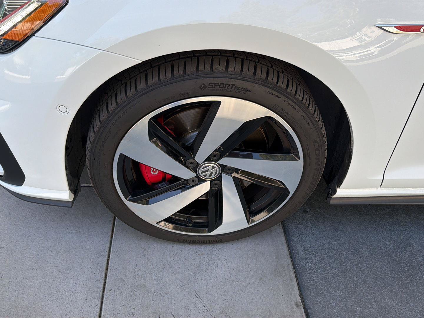 Used 2019 Volkswagen GTI 4-Door FWD image 9