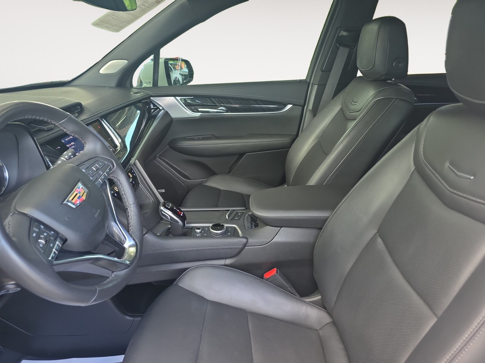 Used 2023 Cadillac XT6 Premium Luxury FWD image 21