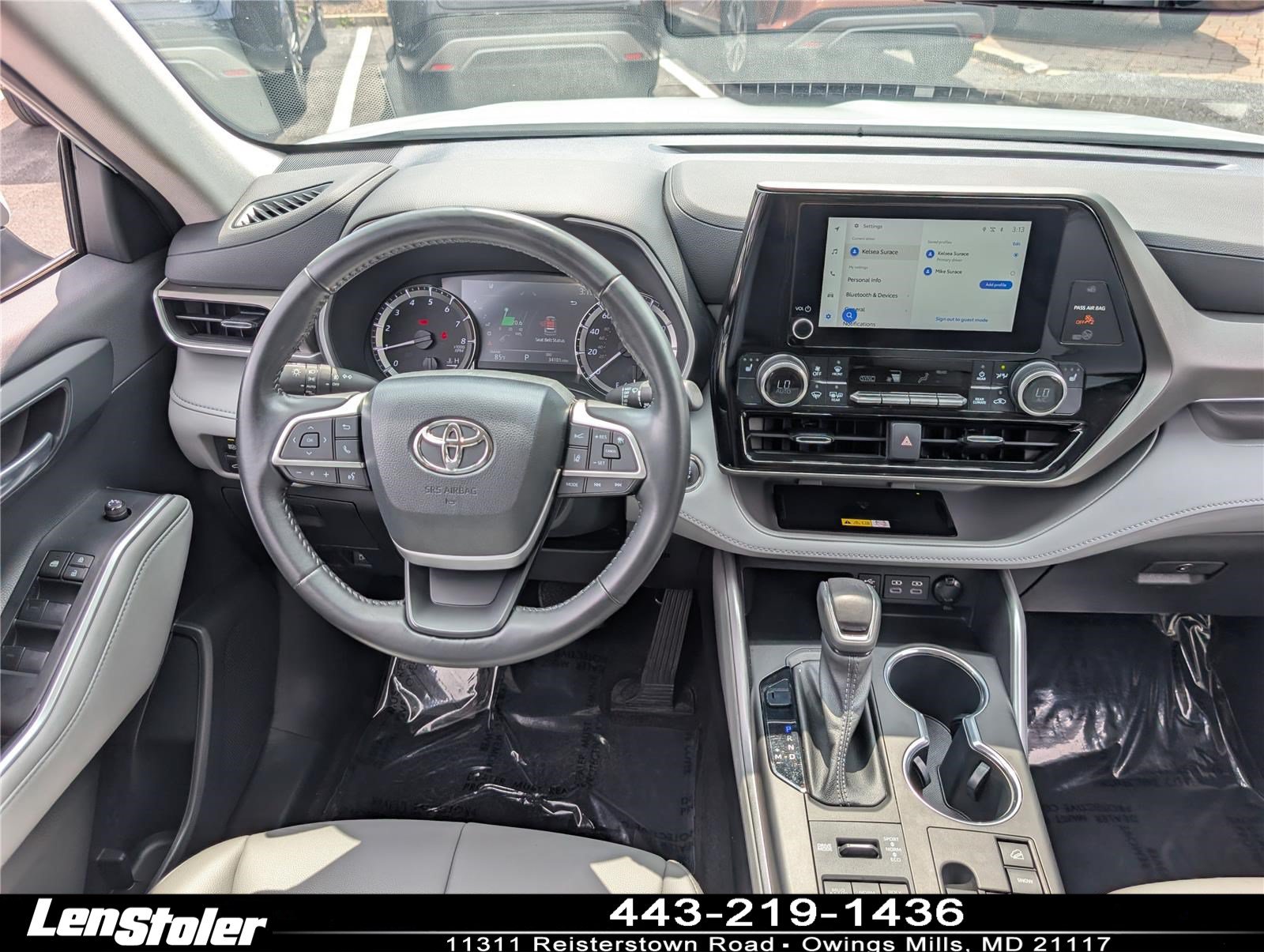 Used 2023 Toyota Highlander XLE AWD/4WD image 18