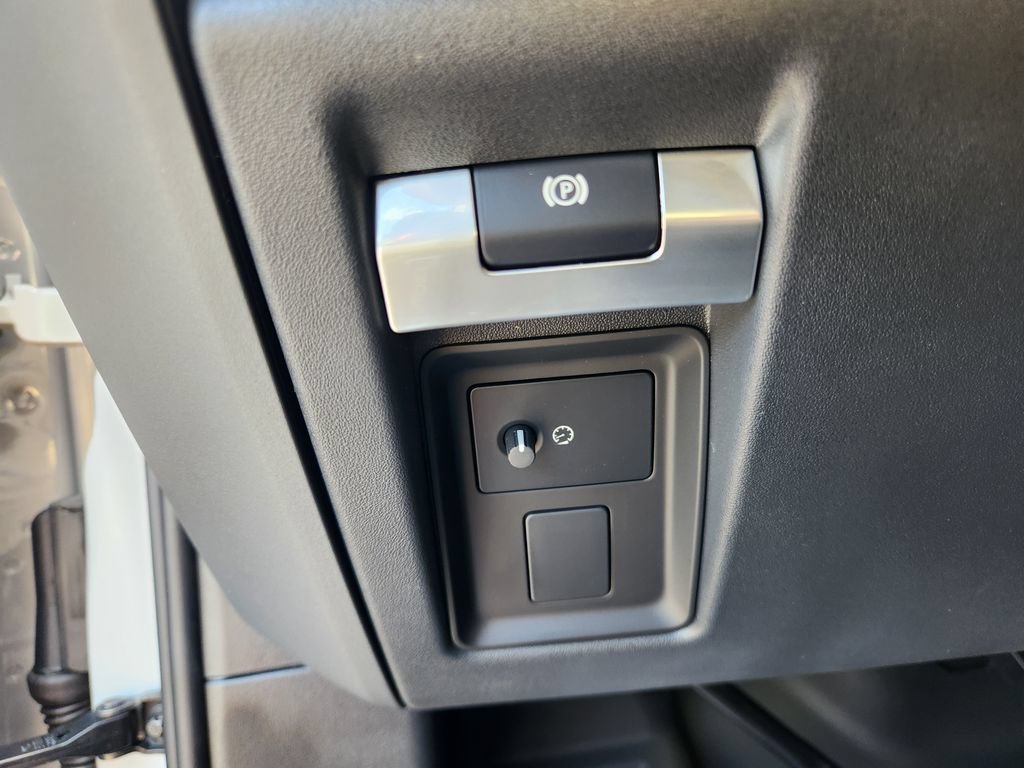 New 2026 Land Rover Defender 110 X-Dynamic SE AWD/4WD image 19