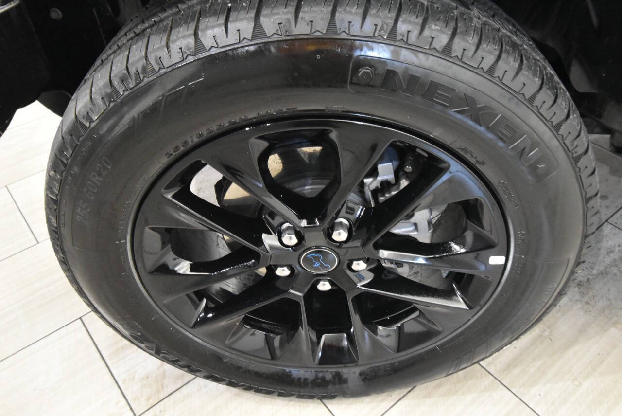 Used 2025 Jeep Wrangler Unlimited Sahara AWD/4WD image 10