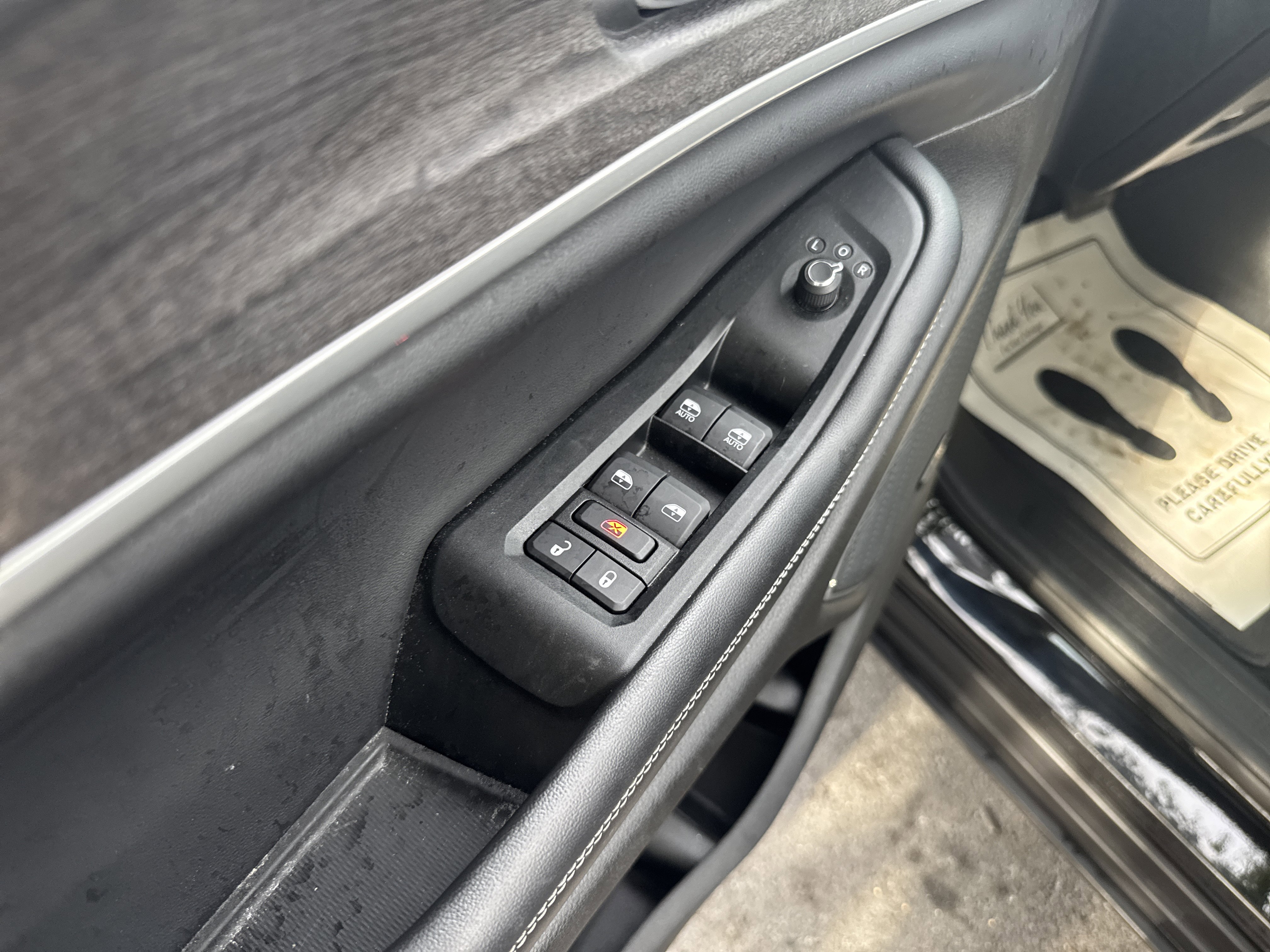 Used 2023 Jeep Grand Cherokee L Limited w/ Luxury Tech Group II image 17