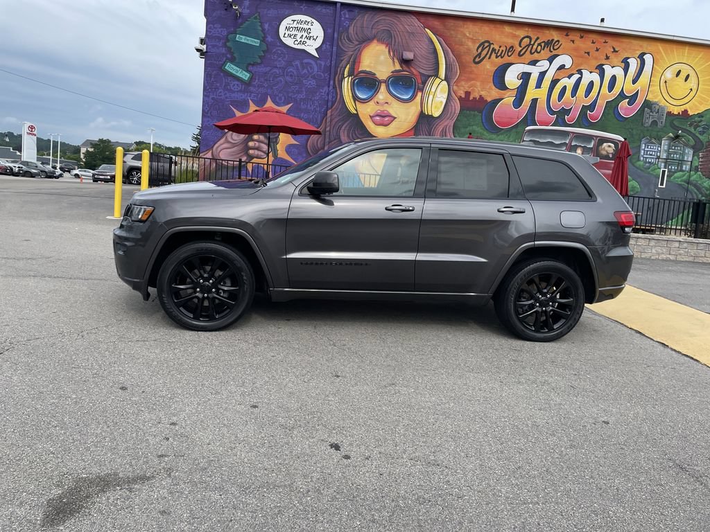 Certified 2020 Jeep Grand Cherokee Altitude AWD/4WD image 2