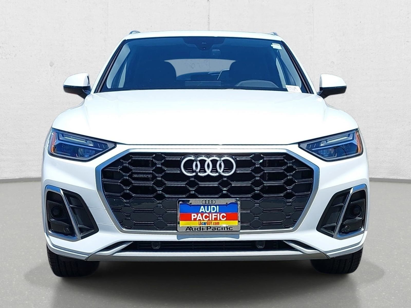 Used 2024 Audi Q5 e Premium w/ Convenience Package AWD/4WD image 2