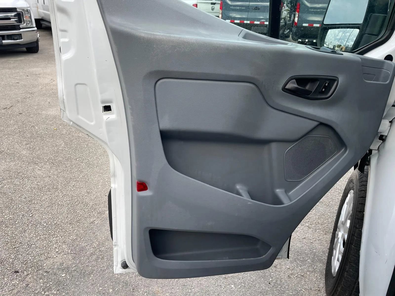 Used 2019 Ford Transit 350 XLT image 11
