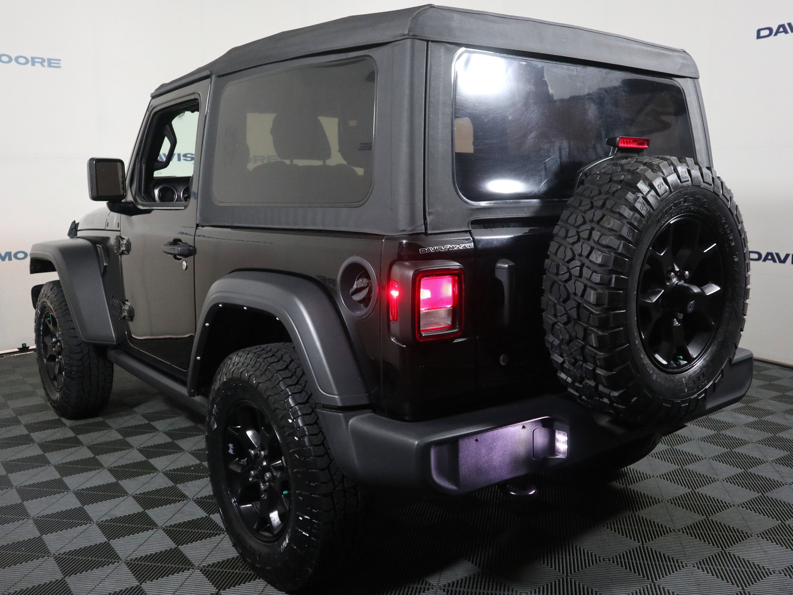 Used 2021 Jeep Wrangler Sport image 9