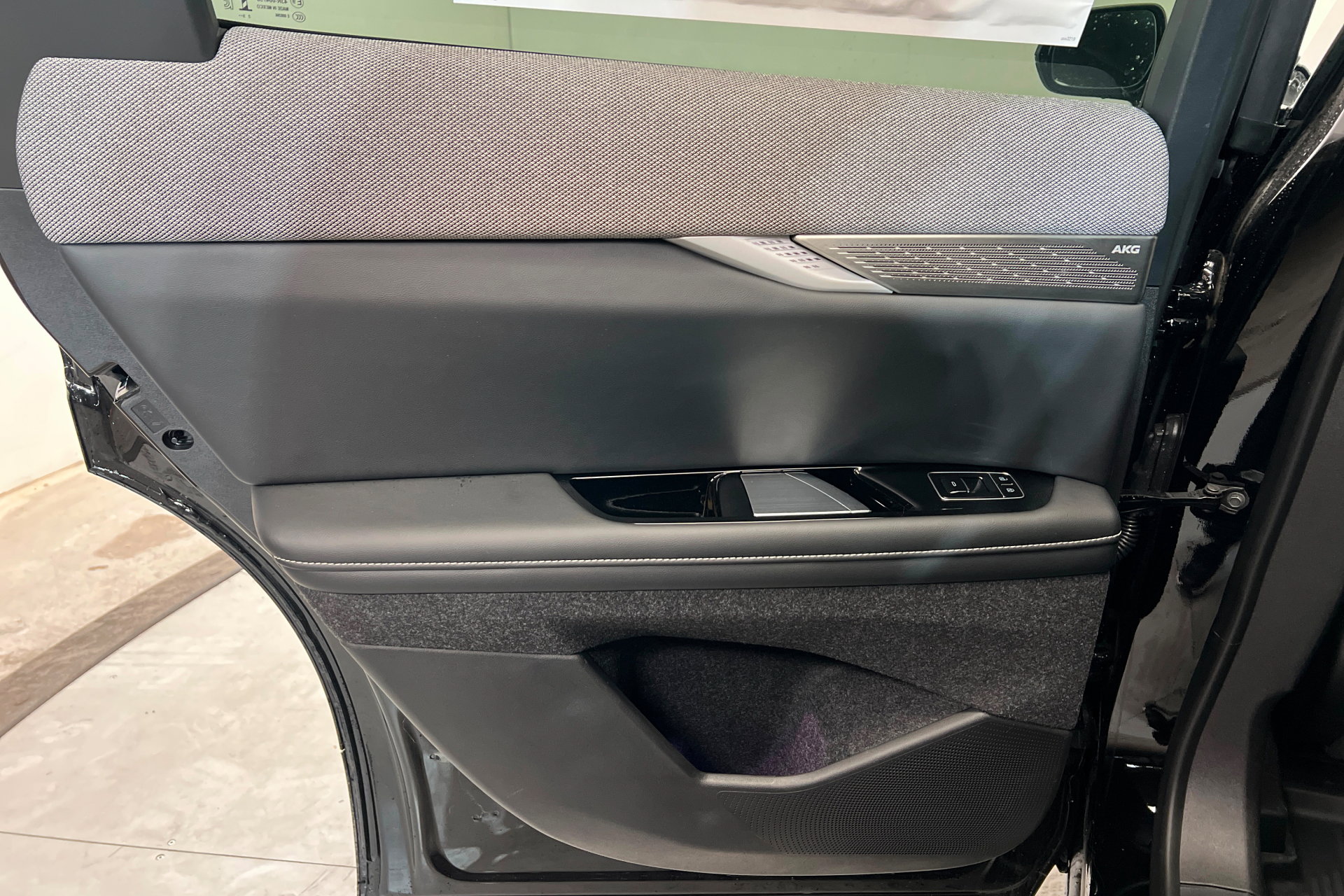 New 2026 Cadillac Optiq Sport 2 w/ LPO, Floor Liner Package AWD/4WD image 19