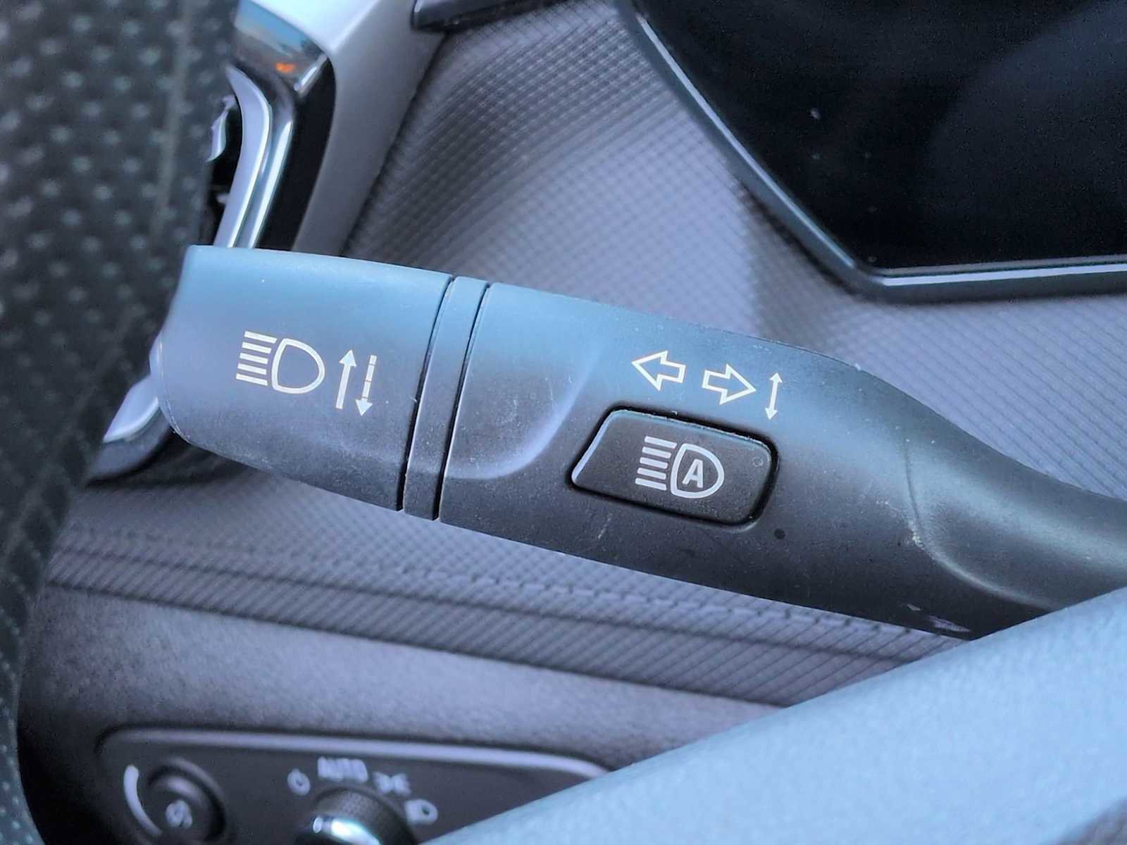 Used 2025 Chevrolet TrailBlazer LS image 43