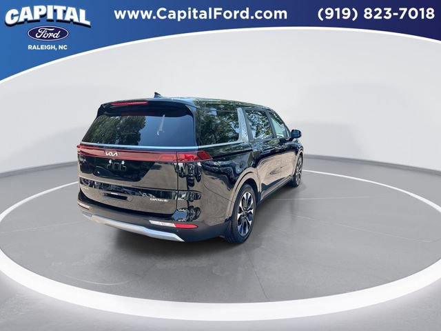 Used 2024 Kia Carnival EX FWD image 8